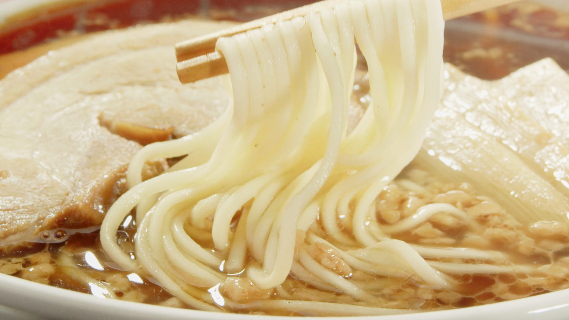 尾道ラーメンの特徴 豚の背脂